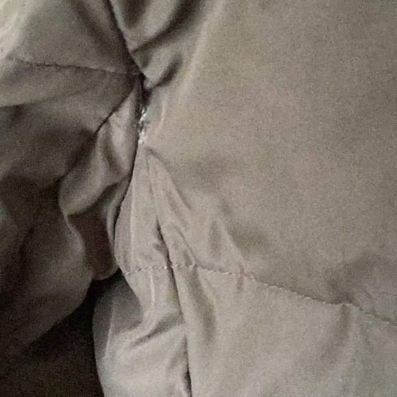 Ralph Lauren Olive Puffer Coat with Faux Fur Hood - Picture 14 of 15